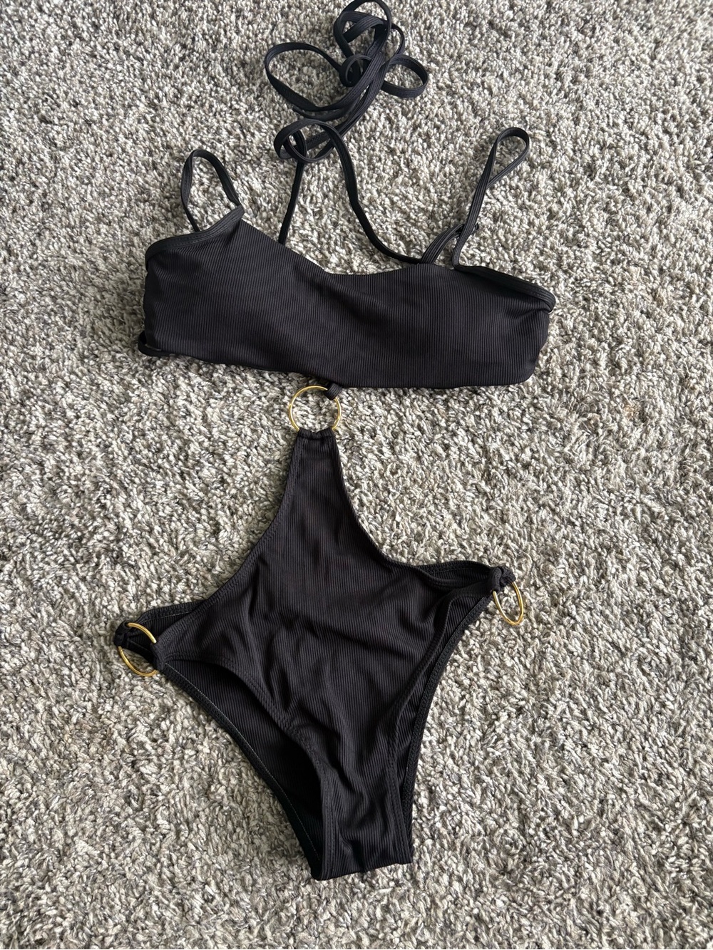NWOT Ribbed O-Ring Cutout Monokini One-Piece Swimsuit Size Medium